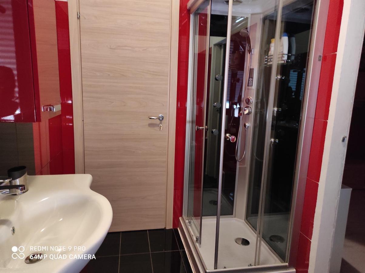 Beb Da Gaia E Giulio Bed & Breakfast Reno Di Leggiuno Bagian luar foto