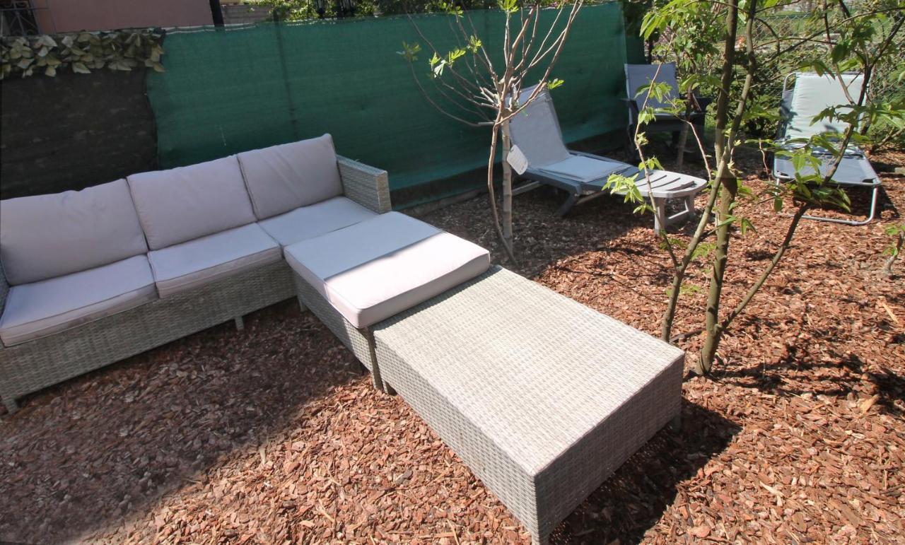 Beb Da Gaia E Giulio Bed & Breakfast Reno Di Leggiuno Bagian luar foto