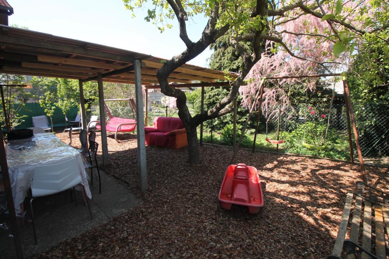 Beb Da Gaia E Giulio Bed & Breakfast Reno Di Leggiuno Bagian luar foto